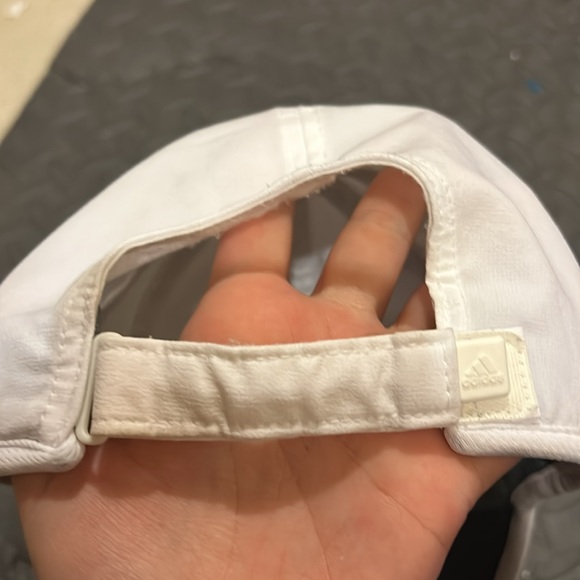 Adidas white cap - Picture 2 of 4